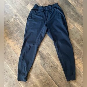 Lululemon Training Jogger Pants • Men’s Small • Navy • Zip Ankle Performance